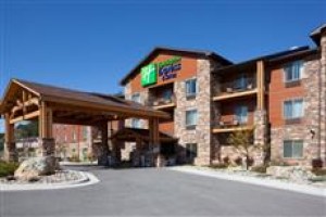 Holiday Inn Express Custer Image