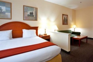 Holiday Inn Express Hotel and Suites Petersburg / Dinwiddie voted 6th best hotel in Petersburg