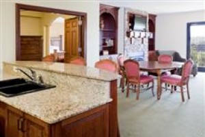 Holiday Inn Express & Suites @ the Vineyards voted 3rd best hotel in Lexington 