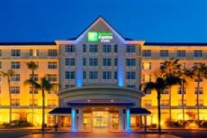 Holiday Inn Express Hotel & Suites McAllen (Airport/La Plaza Mall) Image
