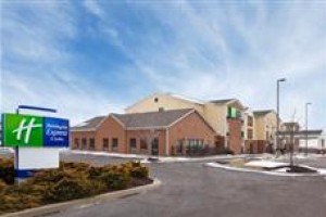 Holiday Inn Express & Suites Cleveland - Streetsbro Image