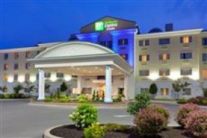 Holiday Inn Express Hotel & Suites Watertown-Thousand Islands Image