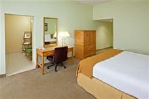 Holiday Inn Express Fishers Image