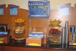 Holiday Inn Express Langhorne-Oxford Valley Image