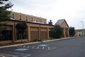 Holiday Inn Harrisonburg Image