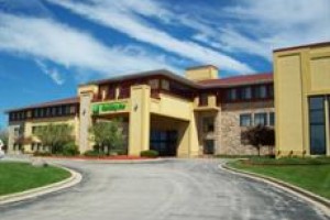 Holiday Inn Pewaukee Image