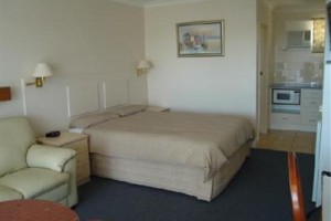Holiday Lodge Motor Inn Image