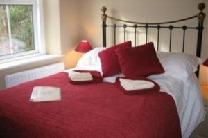 Holly-Wood Guest House Image