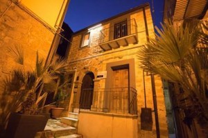 HomeHotels Image