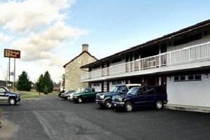 Hometown Inn Image