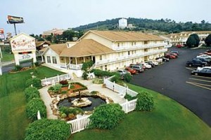 Honeysuckle Inn and Conference Center Image