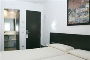 Hostal Olot Image