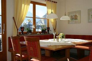 Hotel Arnika Oberammergau Image