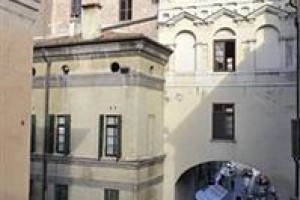 Hotel Broletto Image