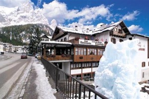 Hotel Centrale San Martino Di Castrozza Image