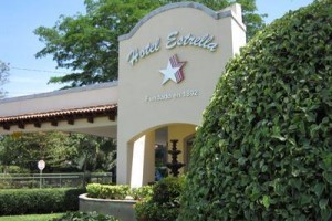 Hotel Estrella Image