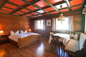 Hotel Garni Lodge Chesa Raetia Image