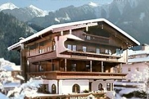 Hotel Garni Villa Knauer Mayrhofen Image