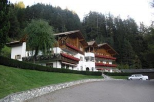 Hotel Gasthof Larch Image