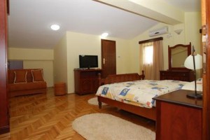 Hotel Laguna Podgorica Image