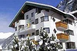 Hotel Larchenhof Feichten Image