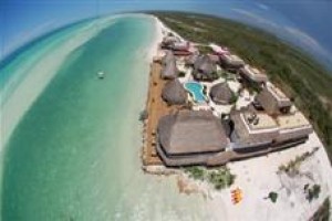 Las Nubes De Holbox Image