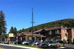 Hotel Le Versailles Saint-Sauveur voted 2nd best hotel in Saint-Sauveur-des-Monts