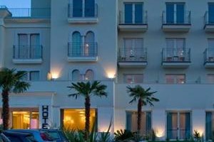 Hotel Nazionale Desenzano del Garda Image