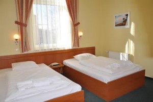 Hotel Nikolas Image