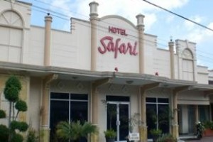 Hotel Safari Jember Image