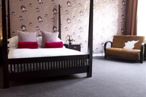 Hotel Saloon Image