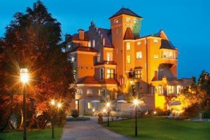 Hotel Schloss Monchstein Image