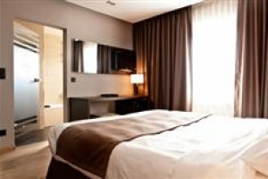 Hotel Skol Image