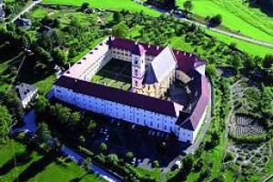 Hotel Stift St. Georgen Am Langsee Image