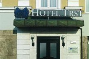 Hotel Trst Image