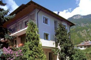 Hotel Weingarten Image