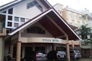 Hotel Yulia Image