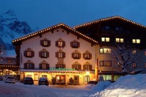 Hotel Zum Grünen Baum Ehrwald Image