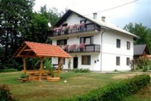 House Tomljanovic Image
