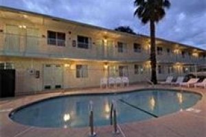 Howard Johnson Express - Redding Image