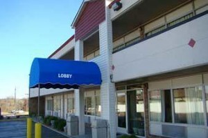 Howard Johnson Battle Creek Image