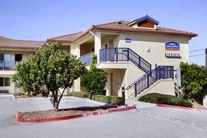 Howard Johnson Hotel Monterey Bay Marina Image