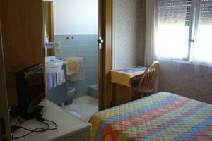 Ideal Hotel Antibes Image