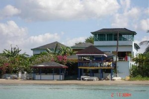 Idlers' Rest Beach Hotel Image