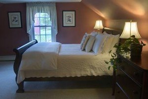 Inn at Pleasant Lake voted  best hotel in New London