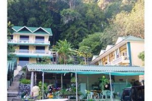 Island Lodge Image