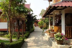 J & J Guesthouse Image