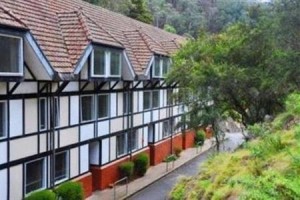 Jenolan Caves House voted  best hotel in Oberon