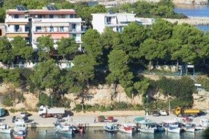 Kavos Hotel voted 4th best hotel in Patitiri