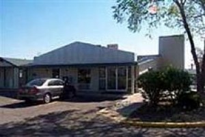 Knights Inn West Austintown Image